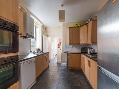7 bedroom terraced house to rent - Photo 3