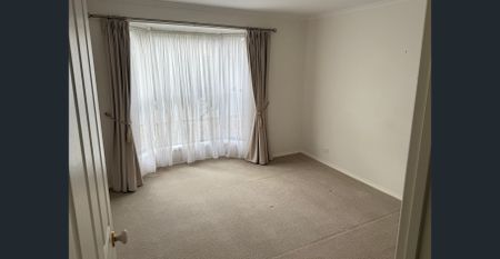 Superbly located sandstone-fronted villa - Photo 5