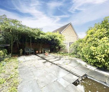 Strawberry Fields, Mortimer, Reading, Berkshire, RG7 - Photo 3