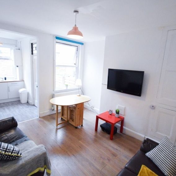 3 bedroom house share to rent - Photo 1