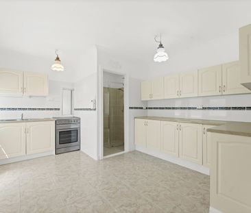 1/5 Lake Heights Road, Lake Heights, NSW 2502 - Photo 2