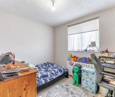 3 bedroom end of terrace house to rent - Photo 6