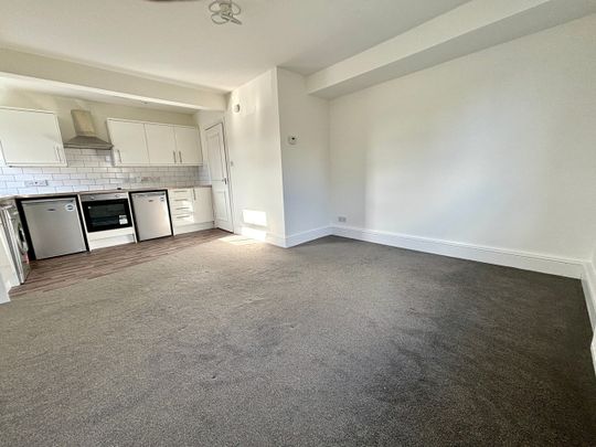 2 Bed Flat, Overnhill Road, BS16 - Photo 1