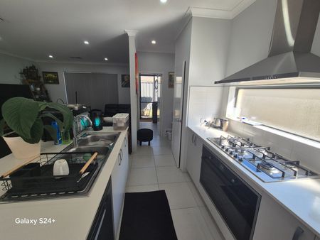 Banksia Grove - Photo 2