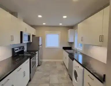 BEAUTIFUL 2 Bedroom Suite Available! Call Today! | 16315 96A Avenue Northwest, Edmonton - Photo 1