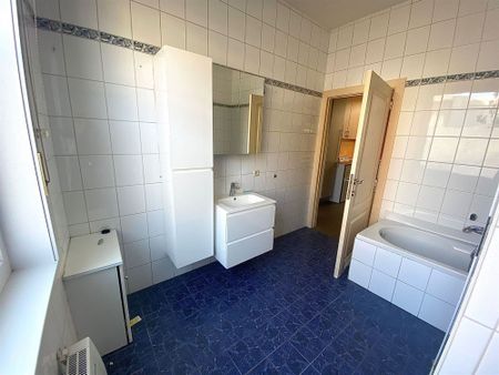 Ruime woning met drie slaapkamers en tuin - Foto 4