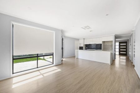 37 Fairhaven Boulevard, Melton West Spacious 4-Bedroom Family Home in Prime Location - Photo 2