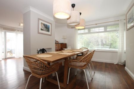 4 bedroom detached house to rent - Photo 4