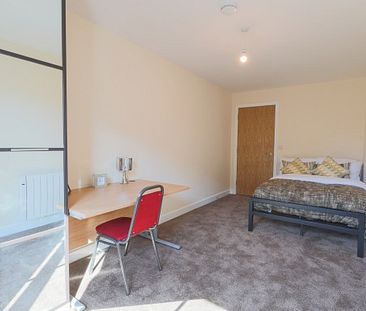 New 3 Bed Apartment just off Ecclesall Road - Photo 1