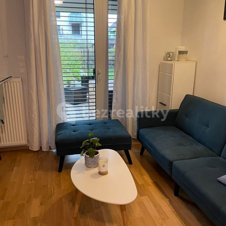 Pronájem bytu 1+kk • 33 m² bez realitkyWassermannova, Praha - Hlubočepy - Photo 1