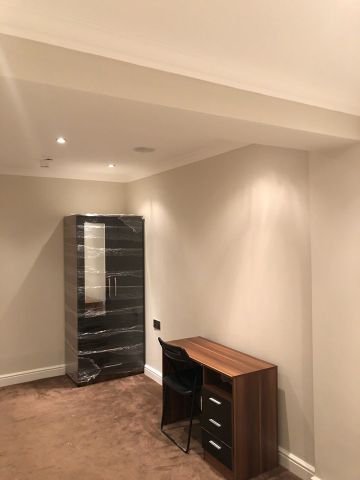 Room in a Shared House, Downs Road, LU1 - Photo 5