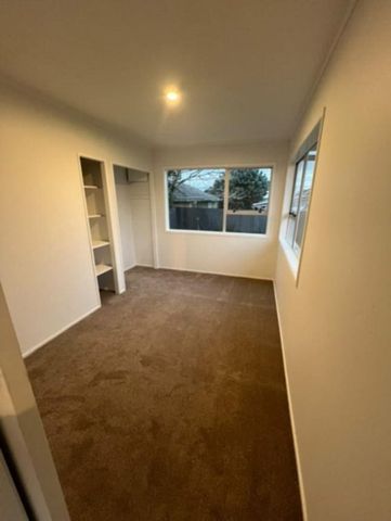 PAPAKURA, 2 BEDROOMS - Photo 3