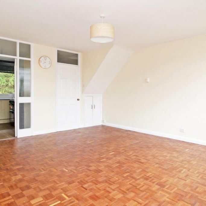 3 bedroom maisonette to rent - Photo 1