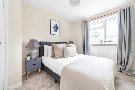 4 Bed Flat, Morris Gardens, SW18 - Photo 5