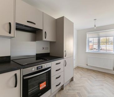2 bedroom semi-detached house to rent - Photo 4