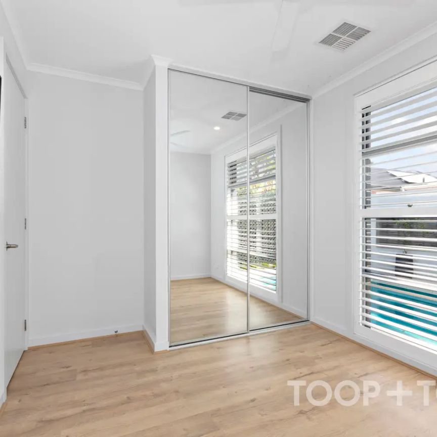“ENTERTAINING IN PAYNEHAM” - Photo 1