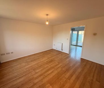 3 bedroom mews to rent - Photo 1