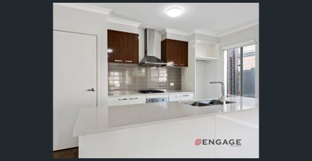 Family home near school and Shopping centre! - Photo 2