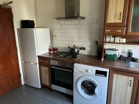 4 bedroom terraced house to rent - Photo 5