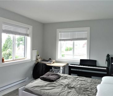 3643 Oxford Street, Vancouver - Photo 1