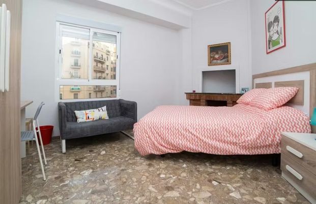 Carrer Les Centelles, Valencia, Valencian Community 46006 - Photo 1