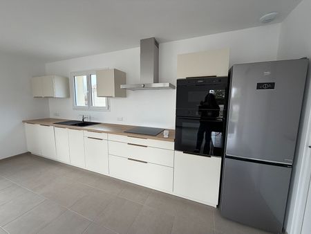 Location Maison 4 pièces 80m² - Photo 4