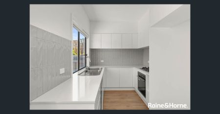 MODERN TOWNHOUSE IN QUIET COMPLEX - Photo 4