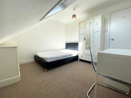 4 bedroom apartment to rent - Photo 4