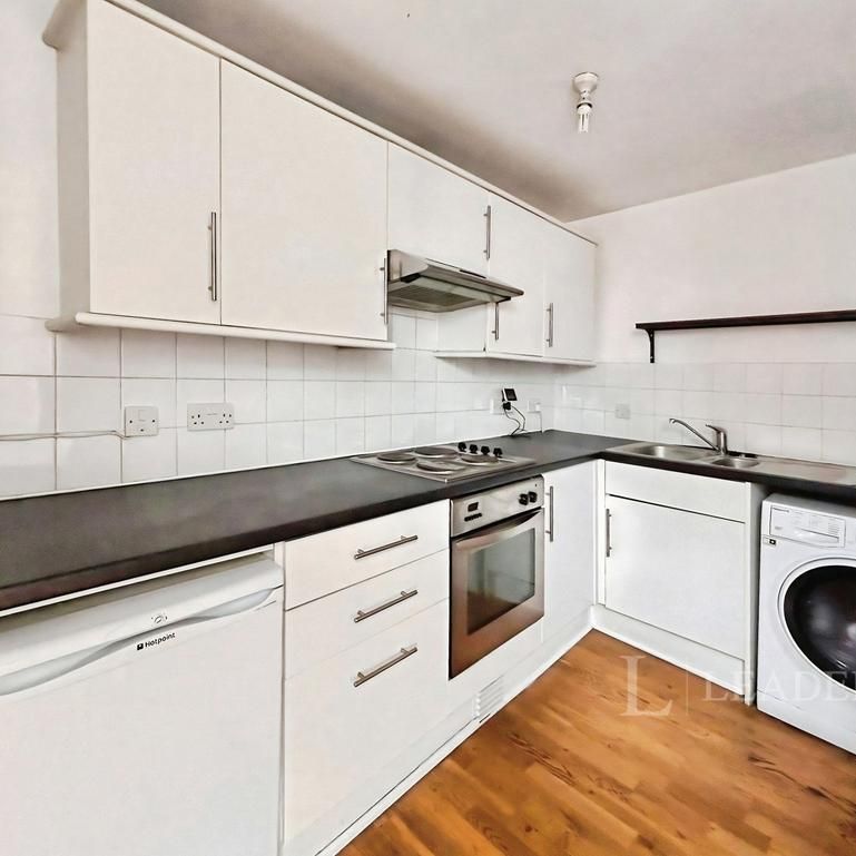 1 bedroom flat to rent - Photo 1