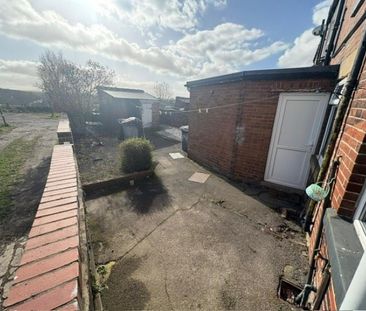 2 bed Terraced - To Let - Photo 2