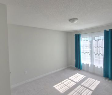 For Lease - 112 Village Gate Drive, Wasaga Beach, Ontario - Photo 2