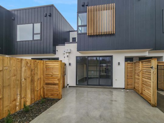 New in Wainui - Photo 1