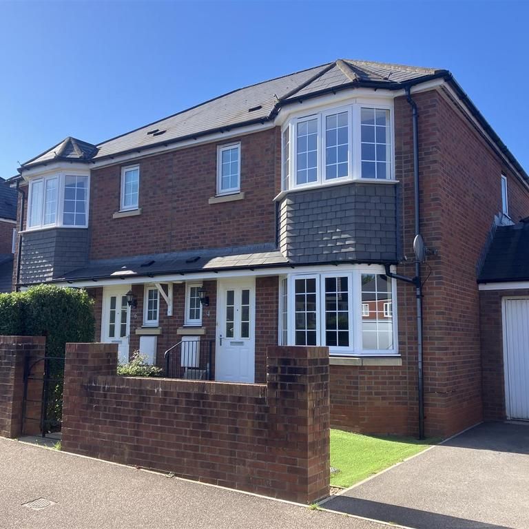 3 bedroom semi-detached house to rent - Photo 1
