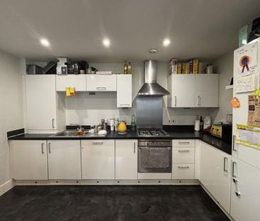 2 bedroom flat to rent - Photo 4