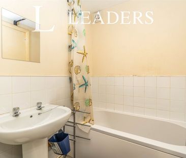 apartment to rent Tremona Road, Southampton, Hampshire, SO16 - Photo 2