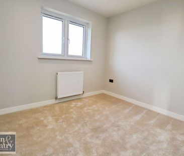 4 bedroom detached house to rent - Photo 1