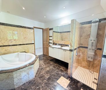Villa • Buzenval - Photo 2
