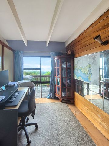 **Spacious 3-Bedroom Family Home in Oneroa – $750 per Week** - Photo 2