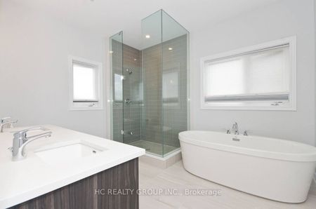 For Lease - 92 Pine Hill Crescent, Aurora, Ontario - Photo 5