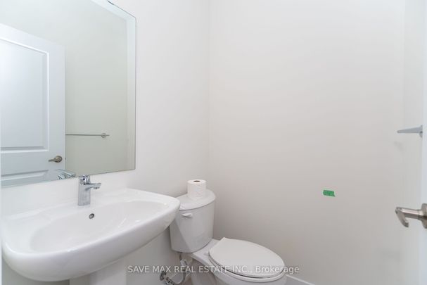 For Lease - 1082 Thompson Drive, Oshawa, Ontario - Photo 1