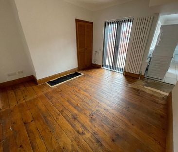 3 bedroom terraced house to rent - Photo 2