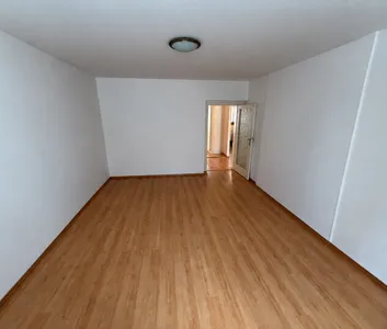 Helle Wohnung mit 2 großen Zimmern + kleines 3. Zimmer| 3. Stock ohne Lift - Foto 2
