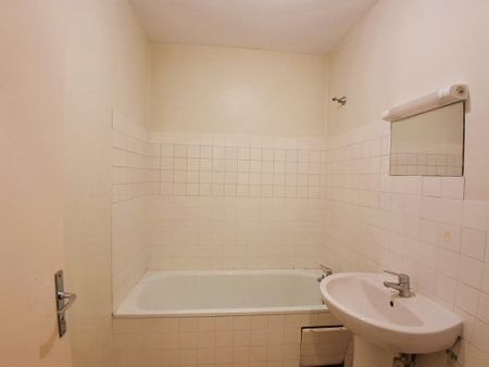 Location Appartement 3 pièces 64m² GIEN 45500 - Photo 3