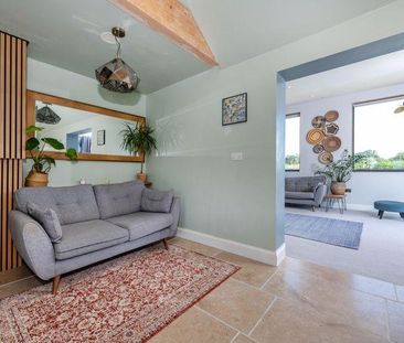 4 bedroom bungalow to rent - Photo 2