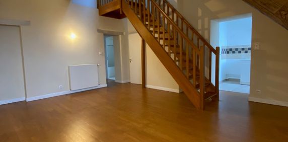 Location Appartement 3 pièces 75m² CHATEAUBRIANT 44110 - Photo 2