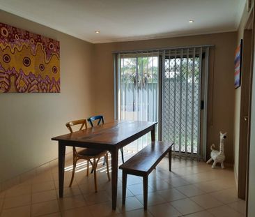 3 BEDROOM, 2 BATHROOM HOUSE IN LARAPINTA ON QUIET STREET - Photo 5