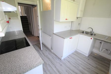 2 bed apartment to rent in Lower Park Road, Hastings, TN34 - Photo 5