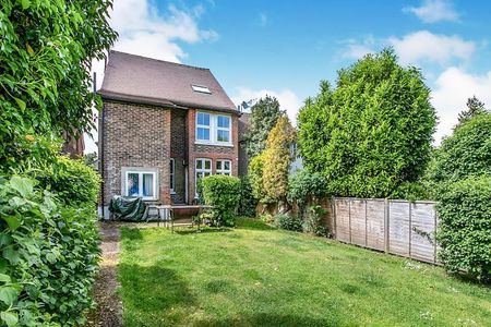 studio to rent Reigate Road, Reigate, RH2 - Photo 3