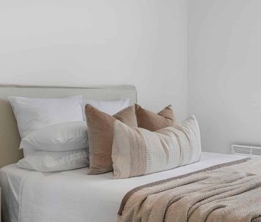 Fully Furnished In the City - Photo 3