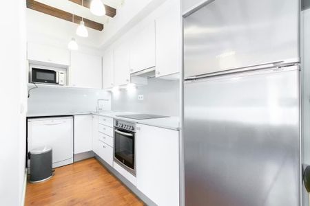 Carrer de la Reina Cristina, Barcelona, Catalonia 08003 - Foto 3